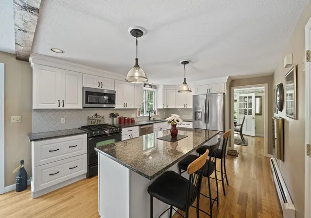 Photo 3 of Sale Pending at 453 Elm St, Duxbury, MA 02332 | MLS# 73550570 | Listing updated on 2026-09-23