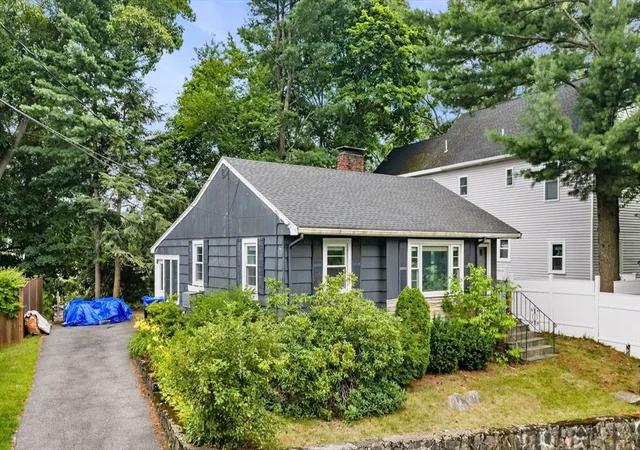 2nd image of 7 Edgehill Rd, Swampscott, MA 01907 | MLS# 73562104