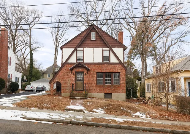 Single Family Residence at 179 Woodcliff Rd, Newton Highlands, MA 02461 | MLS# 73329996 | | Sold on 2025-03-05