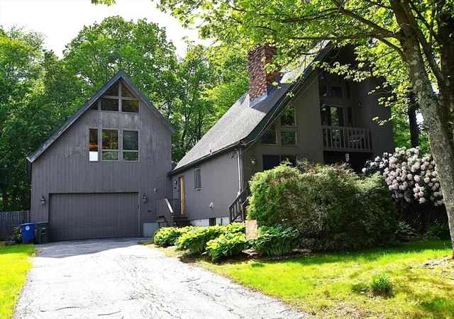 1st image of 87 Norwood Ave, Leominster, MA 01453 | MLS# 73527295