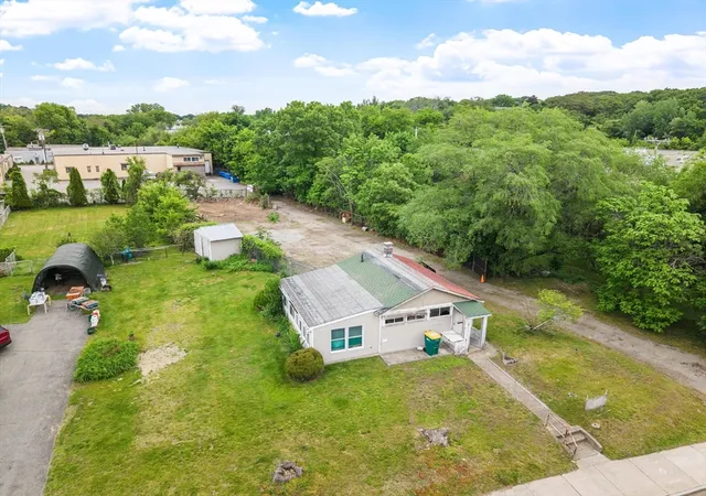12th image of 14 Cross St, Woburn, MA 01801 | MLS# 73533794