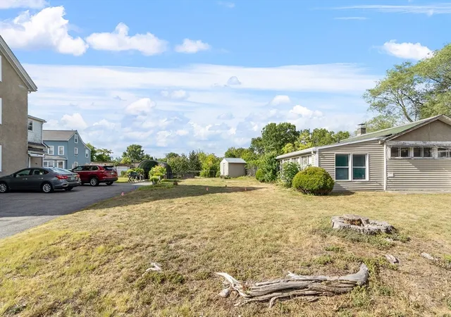 3rd image of 14 Cross St, Woburn, MA 01801 | MLS# 73533794