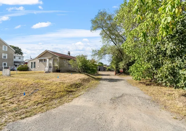 5th image of 14 Cross St, Woburn, MA 01801 | MLS# 73533794