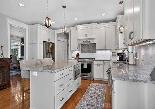 3rd image of 10 Sterling Ct, Northborough, MA 01532 | MLS# 73553524