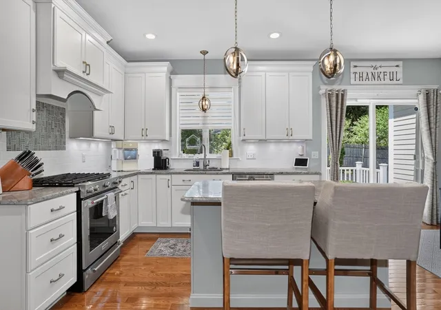 4th image of 10 Sterling Ct, Northborough, MA 01532 | MLS# 73553524