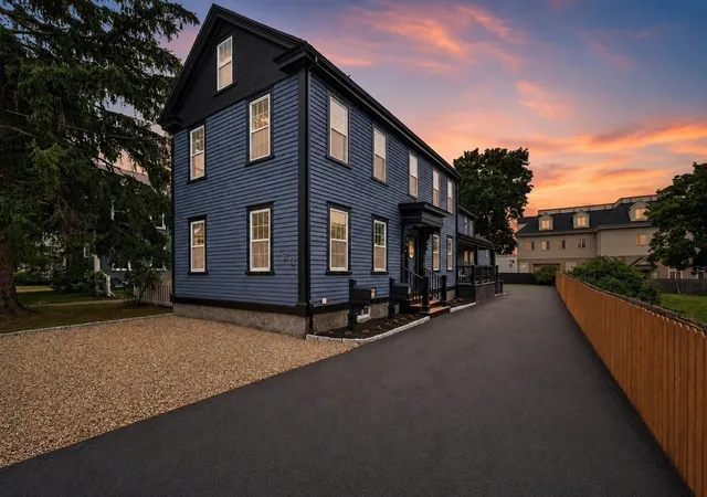 1st image of 162 High St, Newburyport, MA 01923