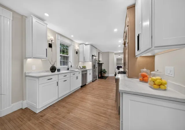 5th image of 162 High St, Newburyport, MA 01923