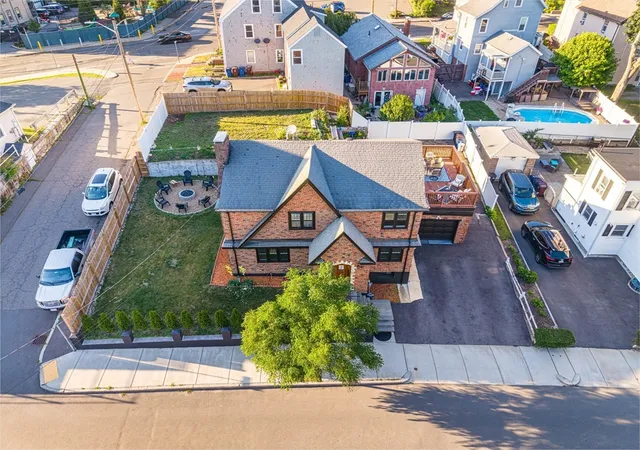 4th image of 109 Eustis St, Revere, MA 02151 | MLS# 73545393