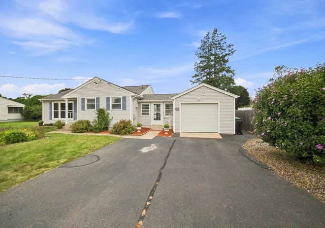 Photo 3 of Sale Pending at 70 Crestwood, Chicopee, MA 01020 | MLS# 73569752 | Listing updated on 2026-09-16