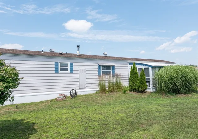 3rd image of 18 Second Ave, Westfield, MA 01085 | MLS# 73556725