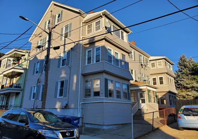 1st image of 178 Thomas St, Fall River, MA 02723 | MLS# 72925266