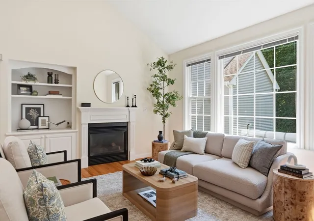 1st image of 15 Braeburn Ln #15, Ashland, MA 01721 | MLS# 73567774