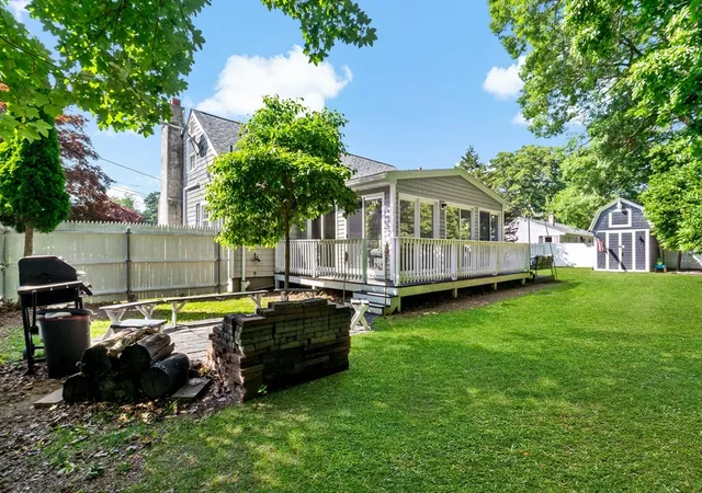 Homes for sale in Tiverton, RI | 80 Briggs Ln, Tiverton, RI 02878 | MLS# 73544729
