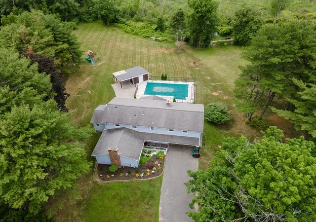 2nd image of 124 Everett St, Natick, MA 01760 | MLS# 73540688