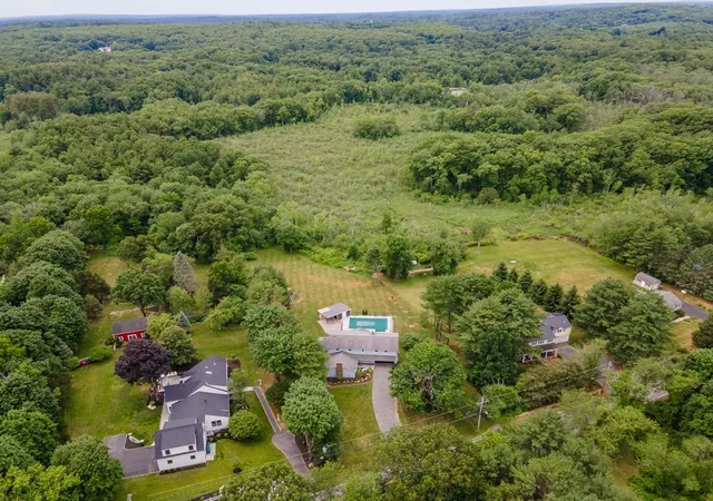 35th image of 124 Everett St, Natick, MA 01760 | MLS# 73540688