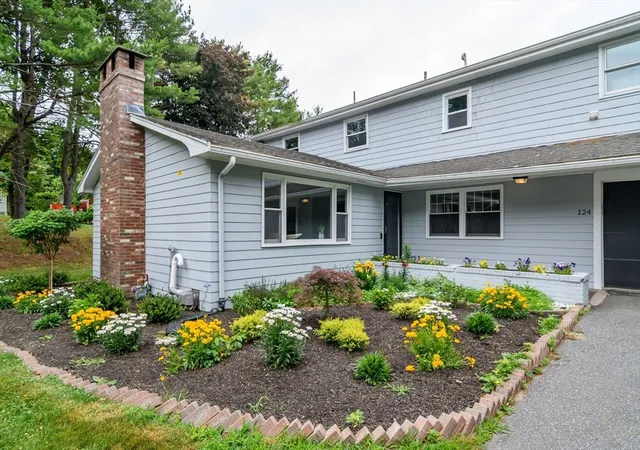 4th image of 124 Everett St, Natick, MA 01760 | MLS# 73540688
