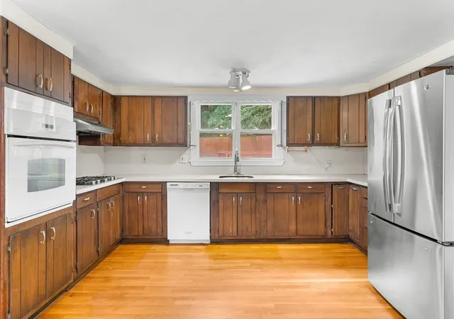 Photo 3 of Sale Pending at 80 Verona St, Lynn, MA 01904 | MLS# 73562134 | Listing updated on 2026-09-02