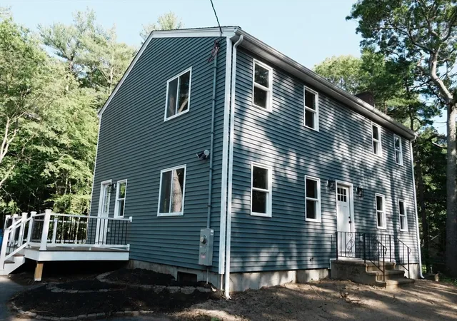 3rd image of 658 Berkley St, Berkley, MA 02779 | MLS# 73542139