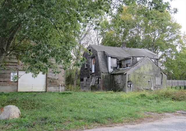 3rd image of 44 Bernard St, Acushnet, MA 02743 | MLS# 73446126