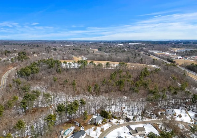 3rd image of 11 Pond Hill, Amesbury, MA 01913 | MLS# 73559107