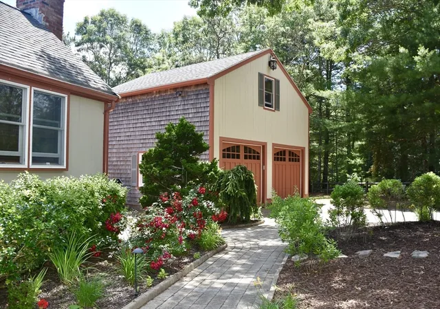 Photo 3 of Sale Pending at 5 Windy Hl Dr, Plymouth, MA 02360 | MLS# 73542646 | Listing updated on 2026-08-11