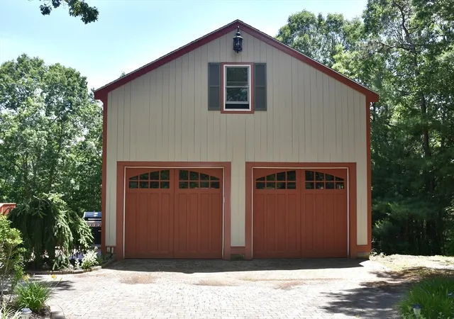 Photo 4 of Sale Pending at 5 Windy Hl Dr, Plymouth, MA 02360 | MLS# 73542646 | Listing updated on 2026-08-11