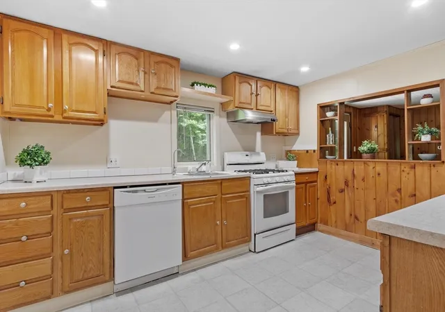 Homes for sale in Lancaster, MA | 42 Fuller Ave, Lancaster, MA 01523 | MLS# 73530009