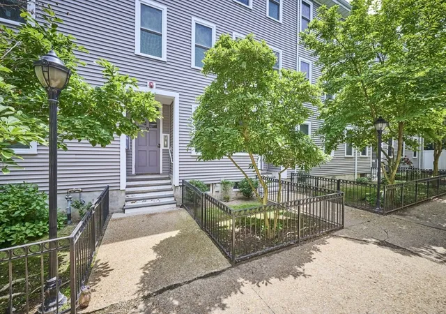 Homes for sale in Cambridge, MA | 9 Mullins Ct #D, Cambridge, MA 02141 | MLS# 73547199