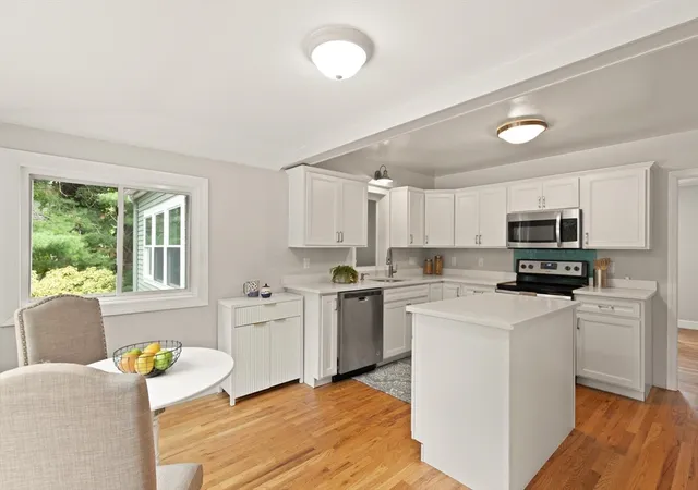 4th image of 335 Moosehill Road, East Walpole, MA 02032 | MLS# 73553652
