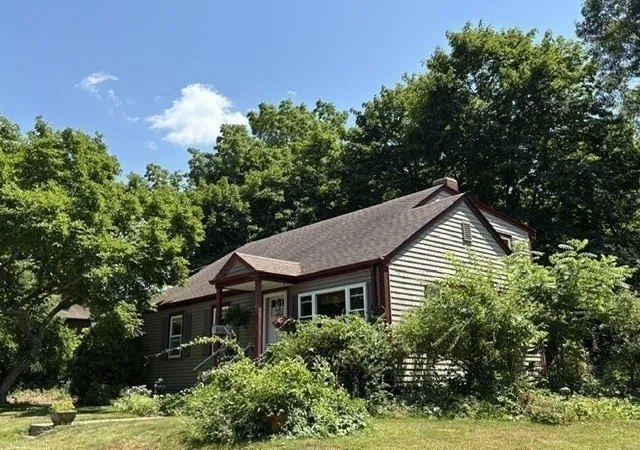 30th image of 11 Blain St, Acushnet, MA 02743 | MLS# 73545484