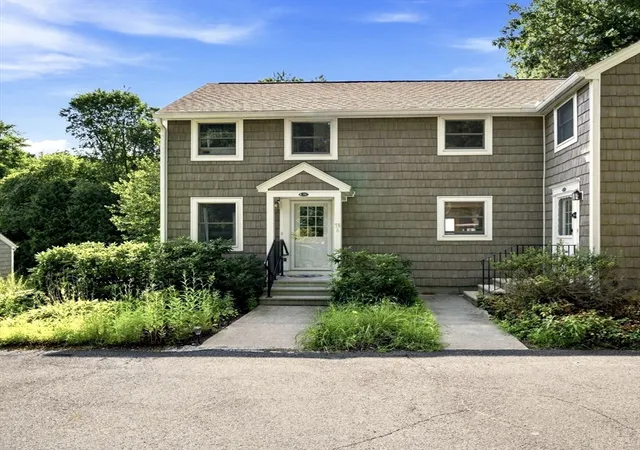 4th image of 76 Laurel St, Greenfield, MA 01301