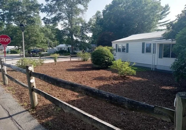 3rd image of 28 Maplewood Dr, Halifax, MA 02338 | MLS# 73553472