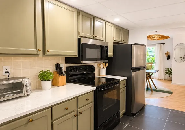 Listing Photo 4 - Condo for sale in building located at 43 Angleside Dr, Waltham, MA 02453 - Unit #1