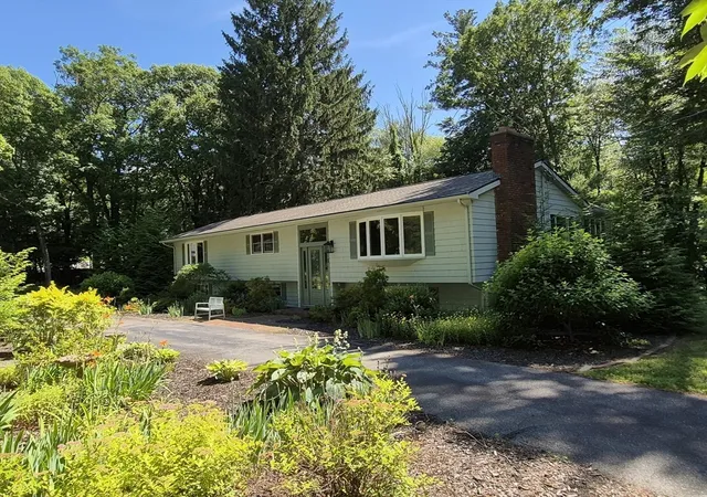 Homes for sale in Southborough, MA | 1 Tara Rd, Southborough, MA 01772 | MLS# 73546294