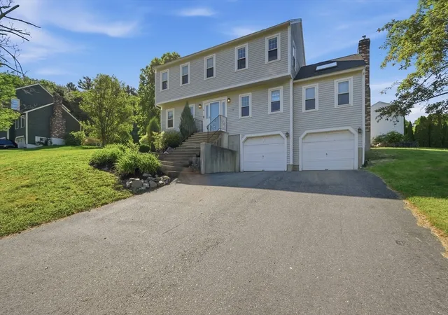 Homes for sale in Grafton, MA | 4 Tracy Ann Dr, Grafton, MA 01536 | MLS# 73533800