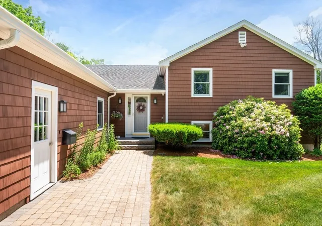 Homes for sale in Amesbury, MA | 4 Fern Avenue, Amesbury, MA 01913 | MLS# 73538760