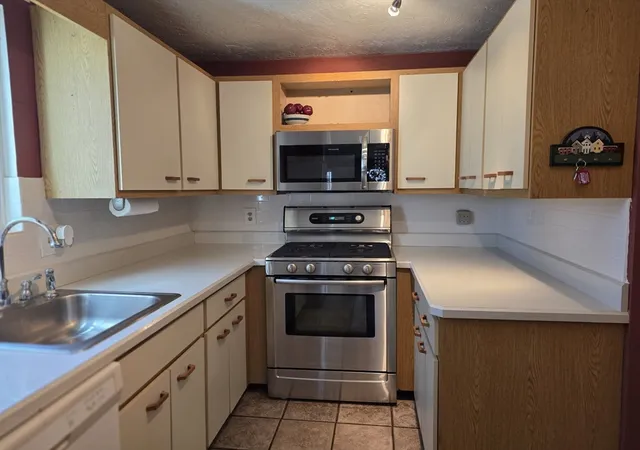 2nd image of 52 Liberty St #C5, Plymouth, MA 02360 | MLS# 73554992