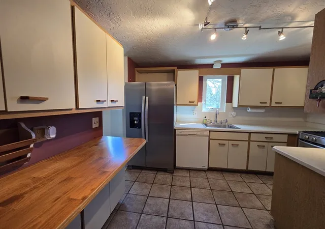 3rd image of 52 Liberty St #C5, Plymouth, MA 02360 | MLS# 73554992