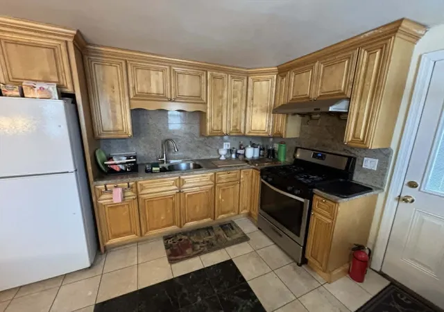 4th image of 11 Othello St, Brockton, MA 02301 | MLS# 73506905
