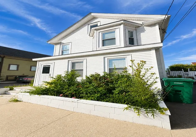 2nd image of 209 Fayette St, Lynn, MA 01902 | MLS# 73552427