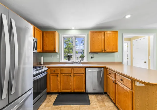 Photo 3 of Sale Pending at 29 Sheffield Pl, Mashpee, MA 02649 | MLS# 73551530 | Listing updated on 2026-08-13