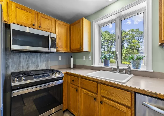 Photo 3 of Sale Pending at 29 Sheffield Pl, Mashpee, MA 02649 | MLS# 73551530 | Listing updated on 2026-08-13