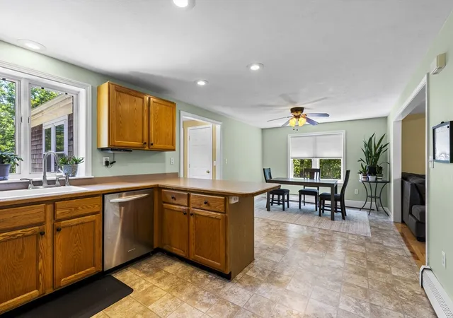 Photo 4 of Sale Pending at 29 Sheffield Pl, Mashpee, MA 02649 | MLS# 73551530 | Listing updated on 2026-08-13