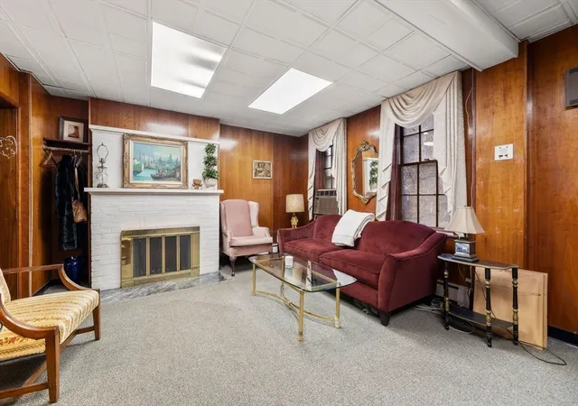 2nd image of 4 Derne St #1, Boston, MA 02114 | MLS# 73485064