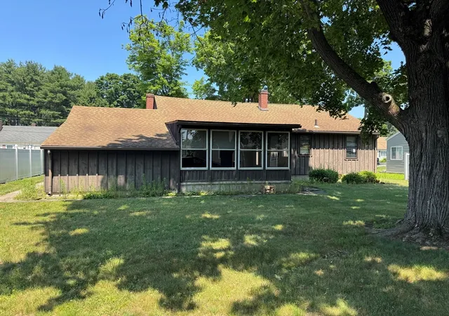 4th image of 20 Pleasant St, Ludlow, MA 01056 | MLS# 73543886