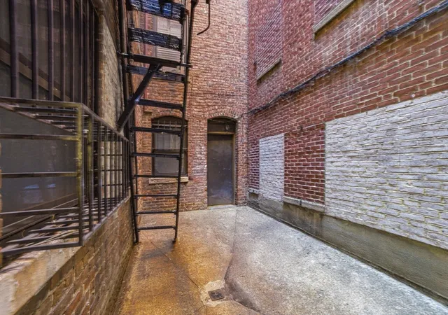 Homes for sale in Boston, MA | 39 Hemenway St, Boston, MA 02115 | Houzeo