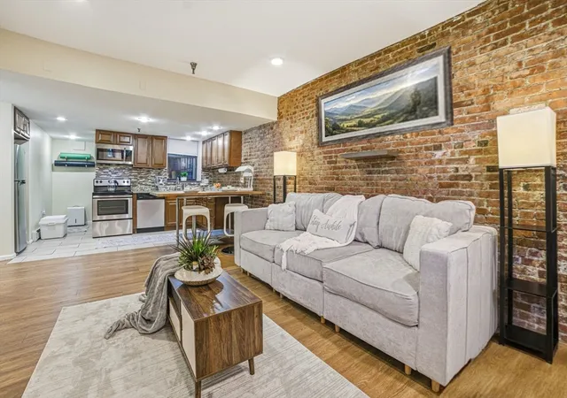 Homes for sale in Boston, MA | 39 Hemenway St #27, Boston, MA 02115 | MLS# 73499628