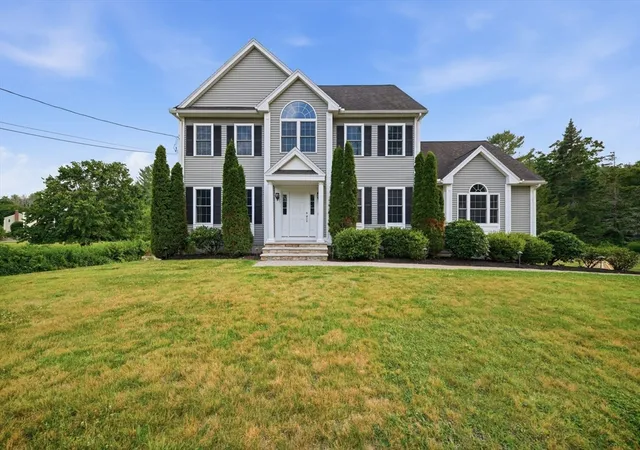 Photo 1 of Single family home for sale at 1055 Salem St, North Andover, MA 01845 | MLS# 73550838 | Listing updated on 2026-08-24