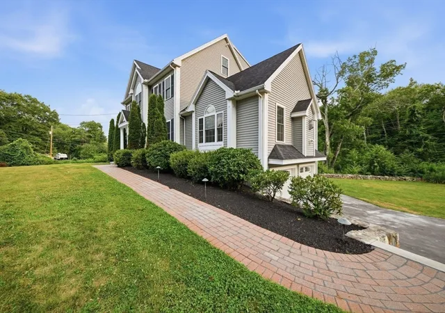 Photo 2 of Single family home for sale at 1055 Salem St, North Andover, MA 01845 | MLS# 73550838 | Listing updated on 2026-08-24
