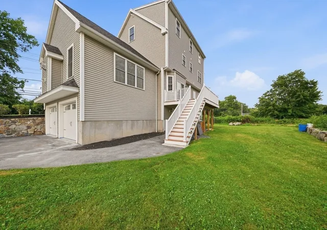 Photo 3 of Single family home for sale at 1055 Salem St, North Andover, MA 01845 | MLS# 73550838 | Listing updated on 2026-08-24